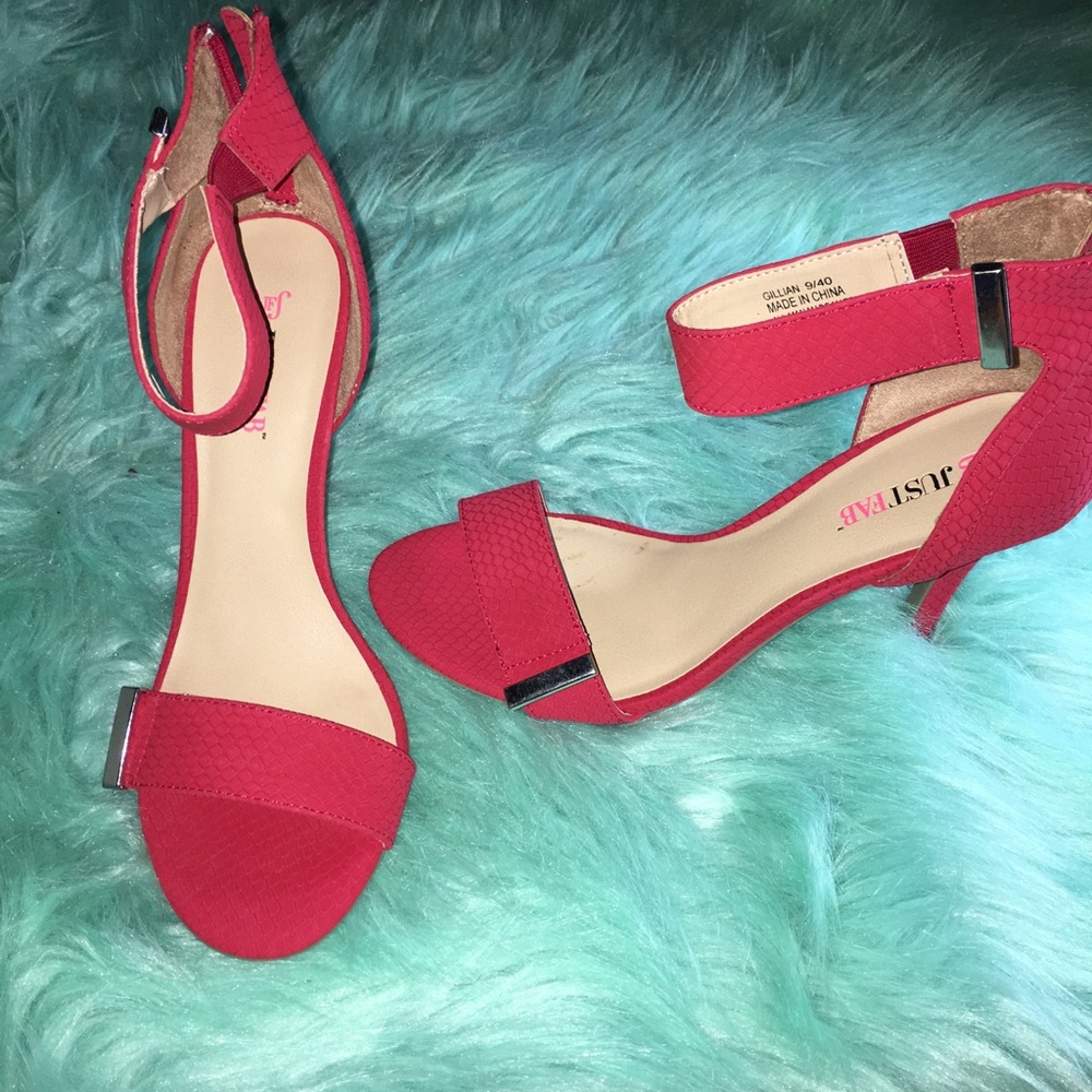 “Gillian” heels